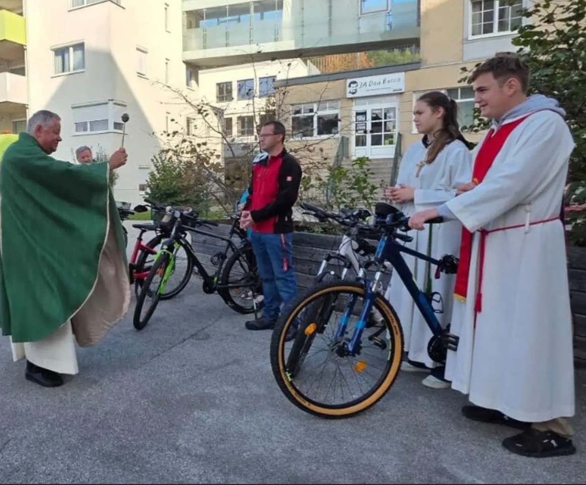 Wir radeln in die Kirche